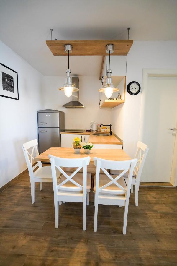 Apartments Ziggy Star สลาทิเน ภายนอก รูปภาพ