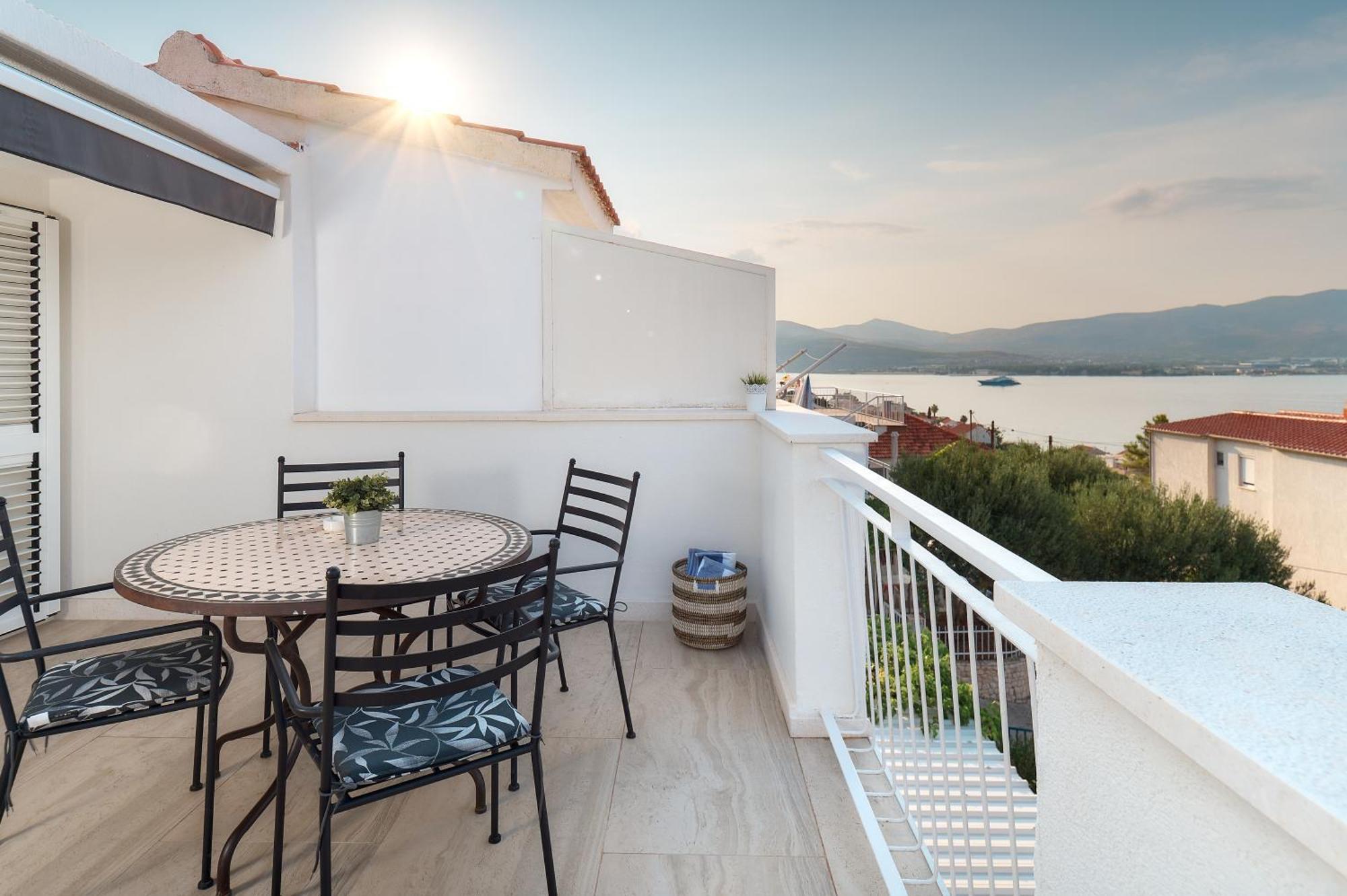 Apartments Ziggy Star สลาทิเน ภายนอก รูปภาพ