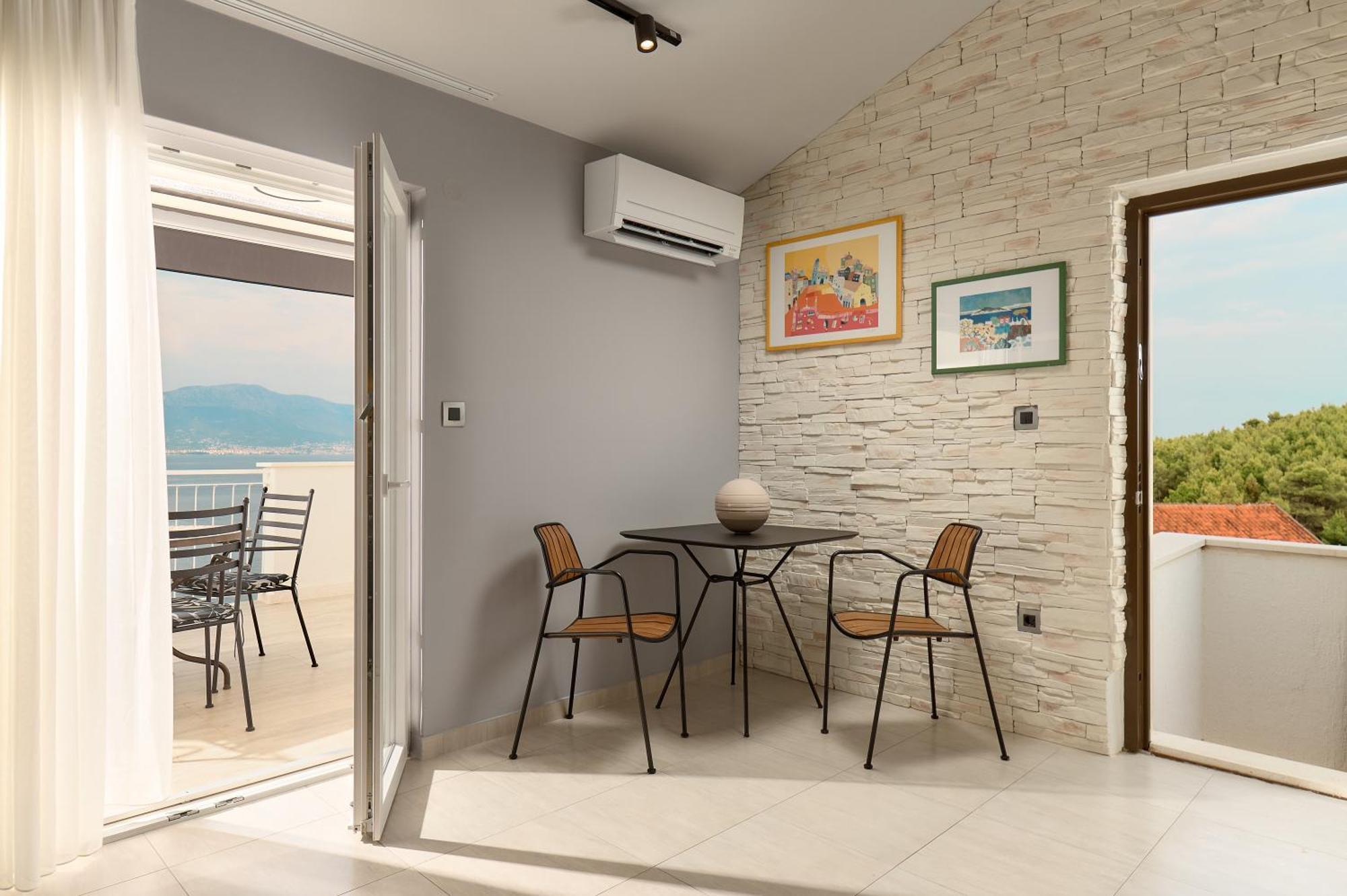 Apartments Ziggy Star สลาทิเน ภายนอก รูปภาพ